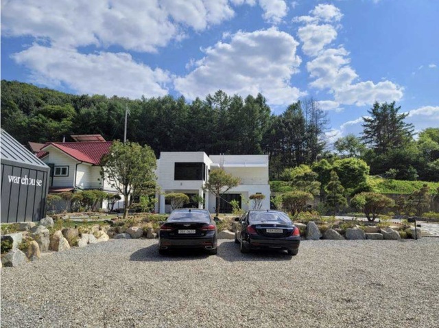 Suneung Creekside Villa photo