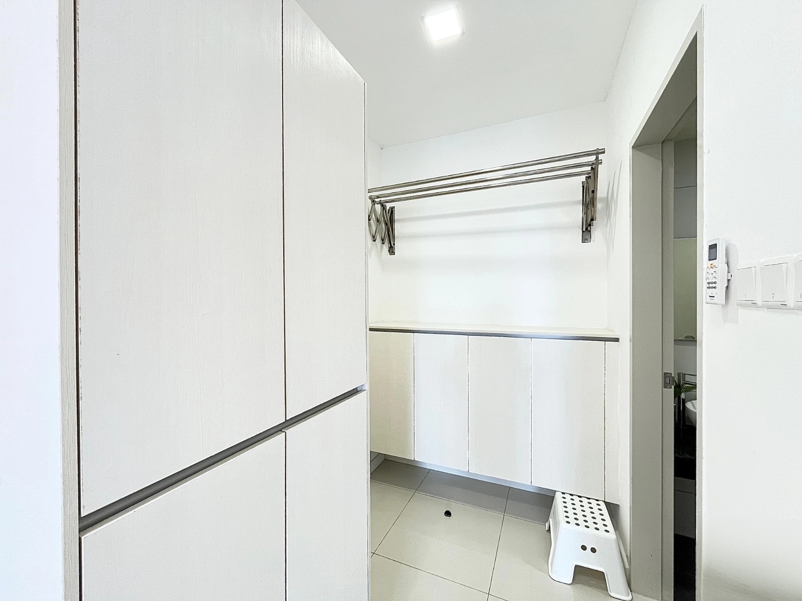 Chambers Residence image