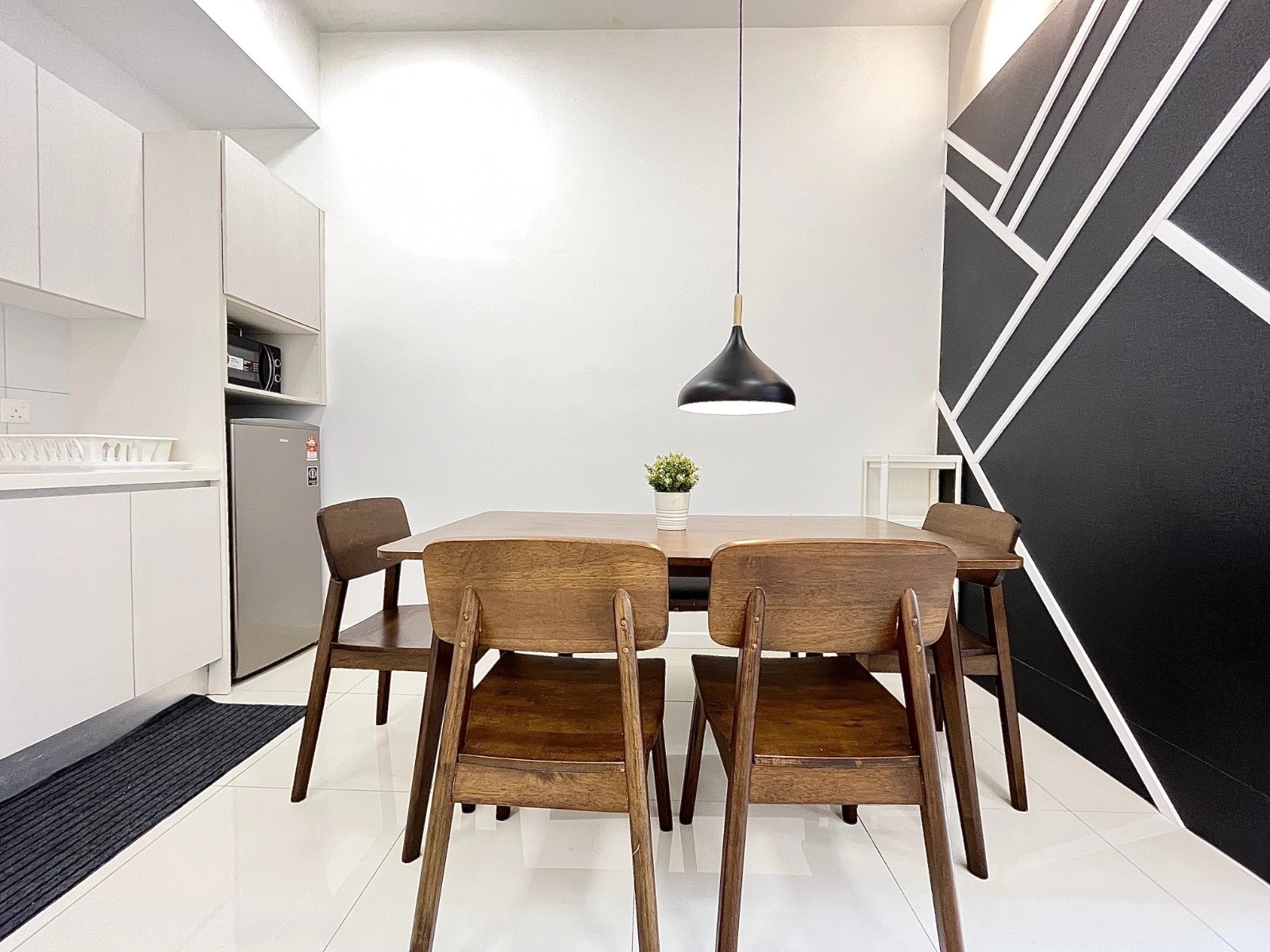 Chambers Residence image