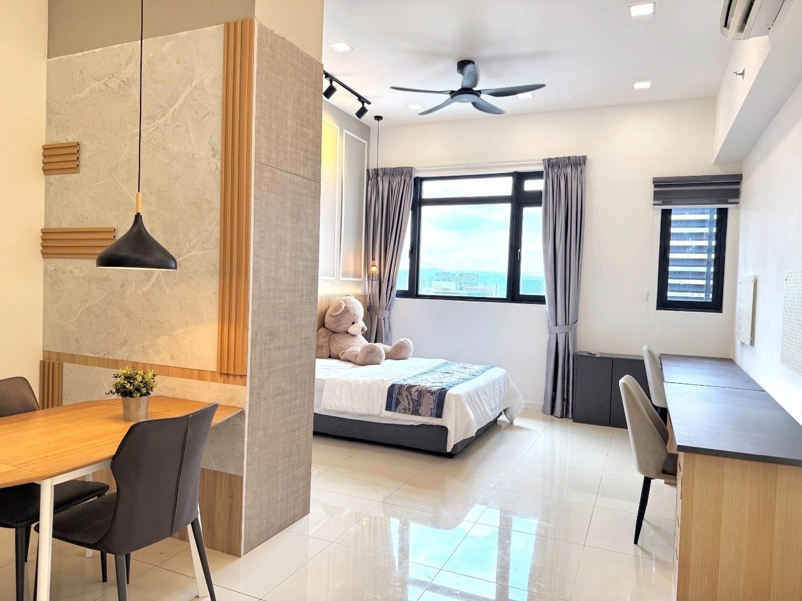 Chambers Residence image