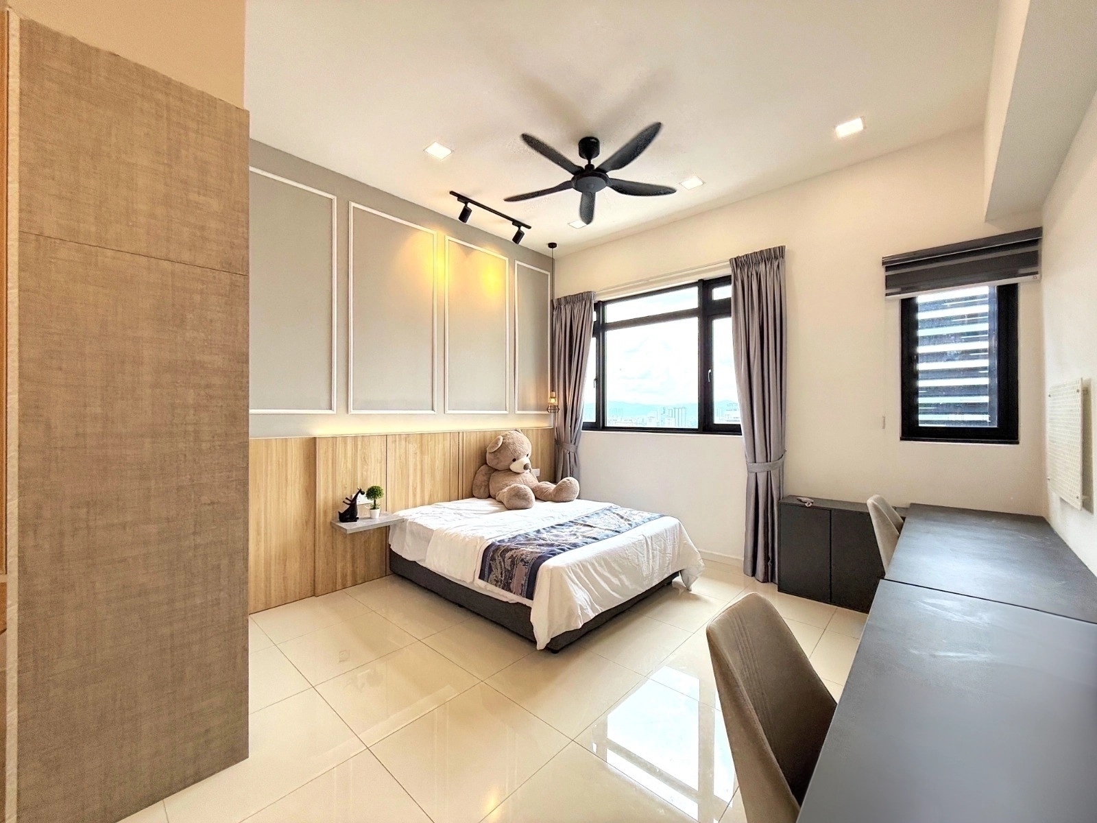 Chambers Residence image