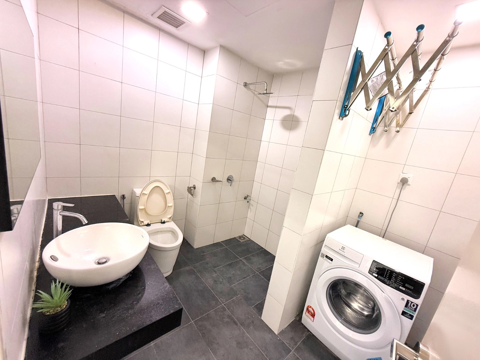 Chambers Residence image