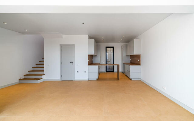 Modern Townhouses with Panoramic Sea Views in Green Hill image