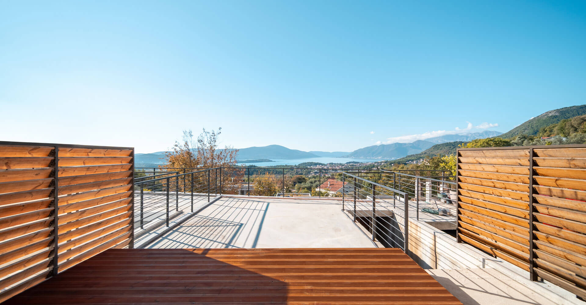 Modern Townhouses with Panoramic Sea Views in Green Hill image