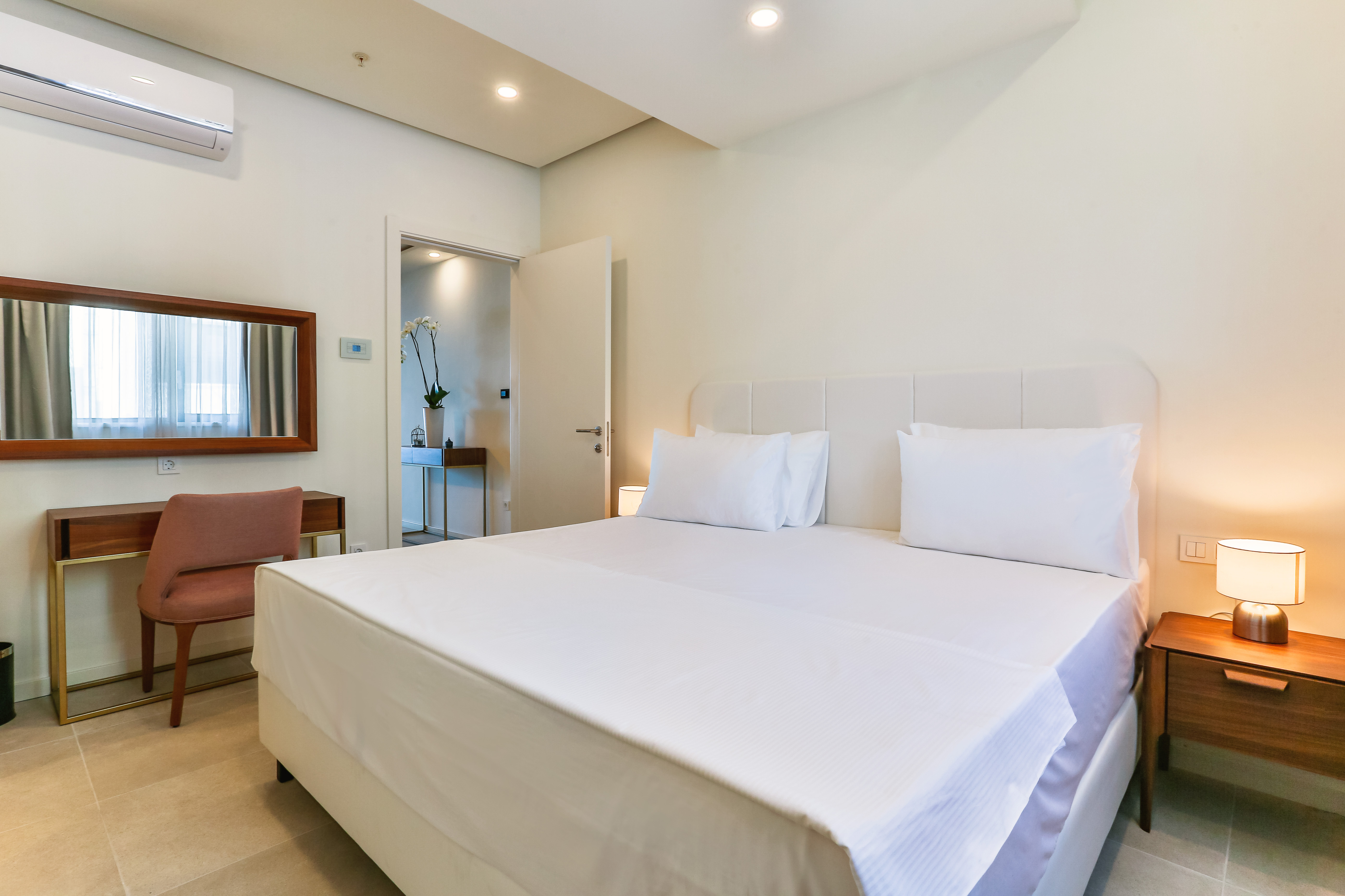 Modern Three-Bedroom Apartments in Sunraf Complex – Prime Seafront Location image