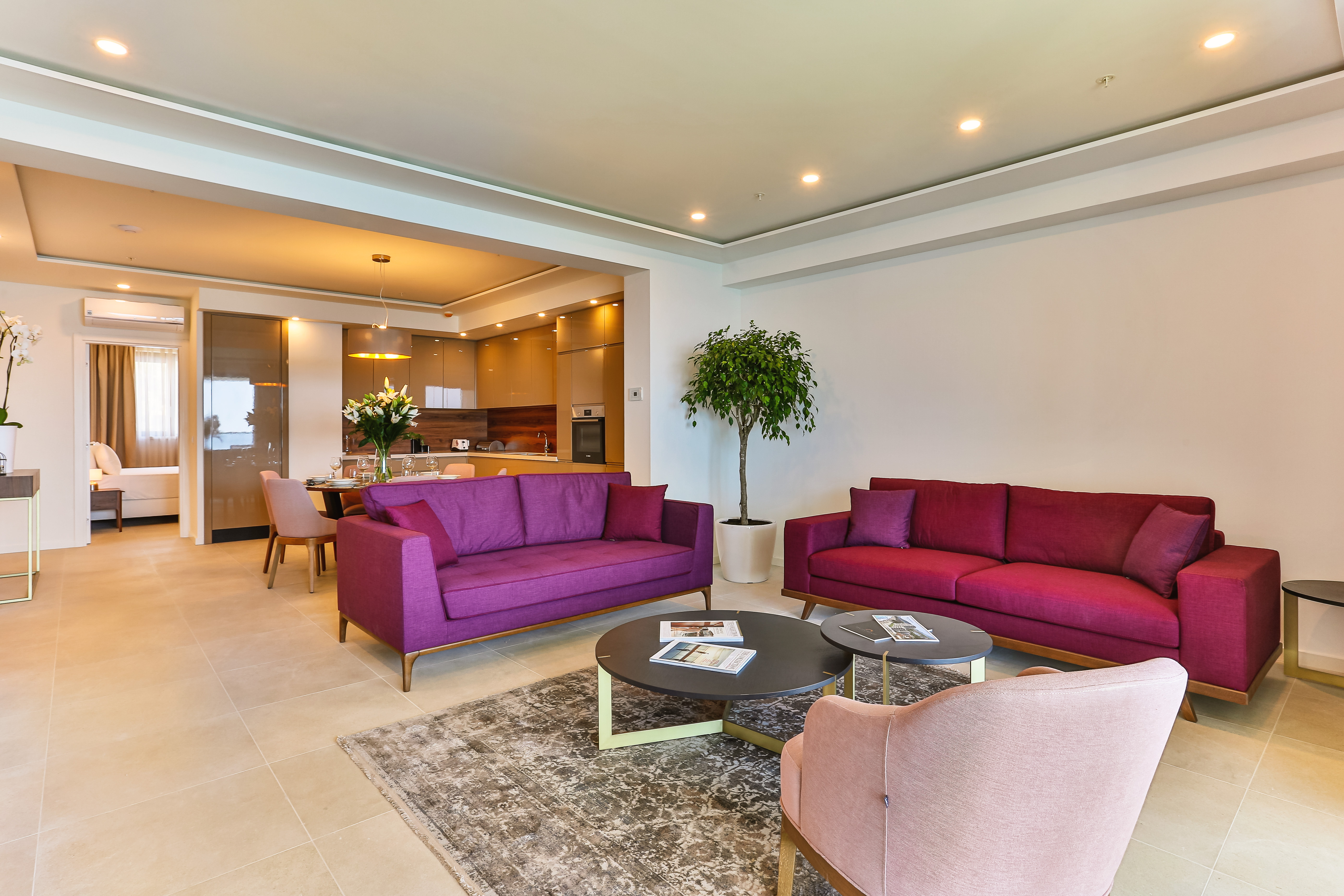 Modern Three-Bedroom Apartments in Sunraf Complex – Prime Seafront Location image
