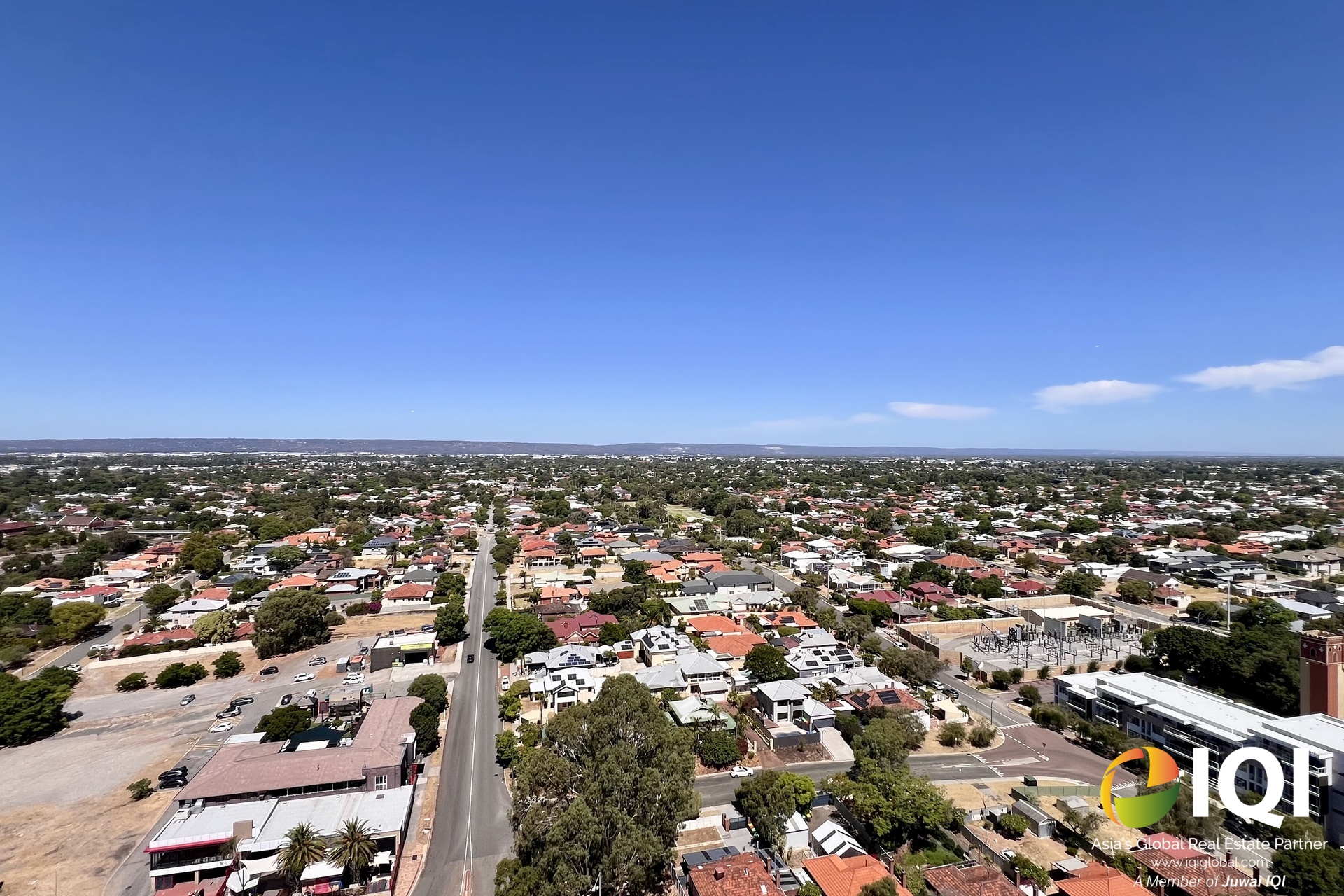 Sophisticated Urban Living with Sunrise Views image