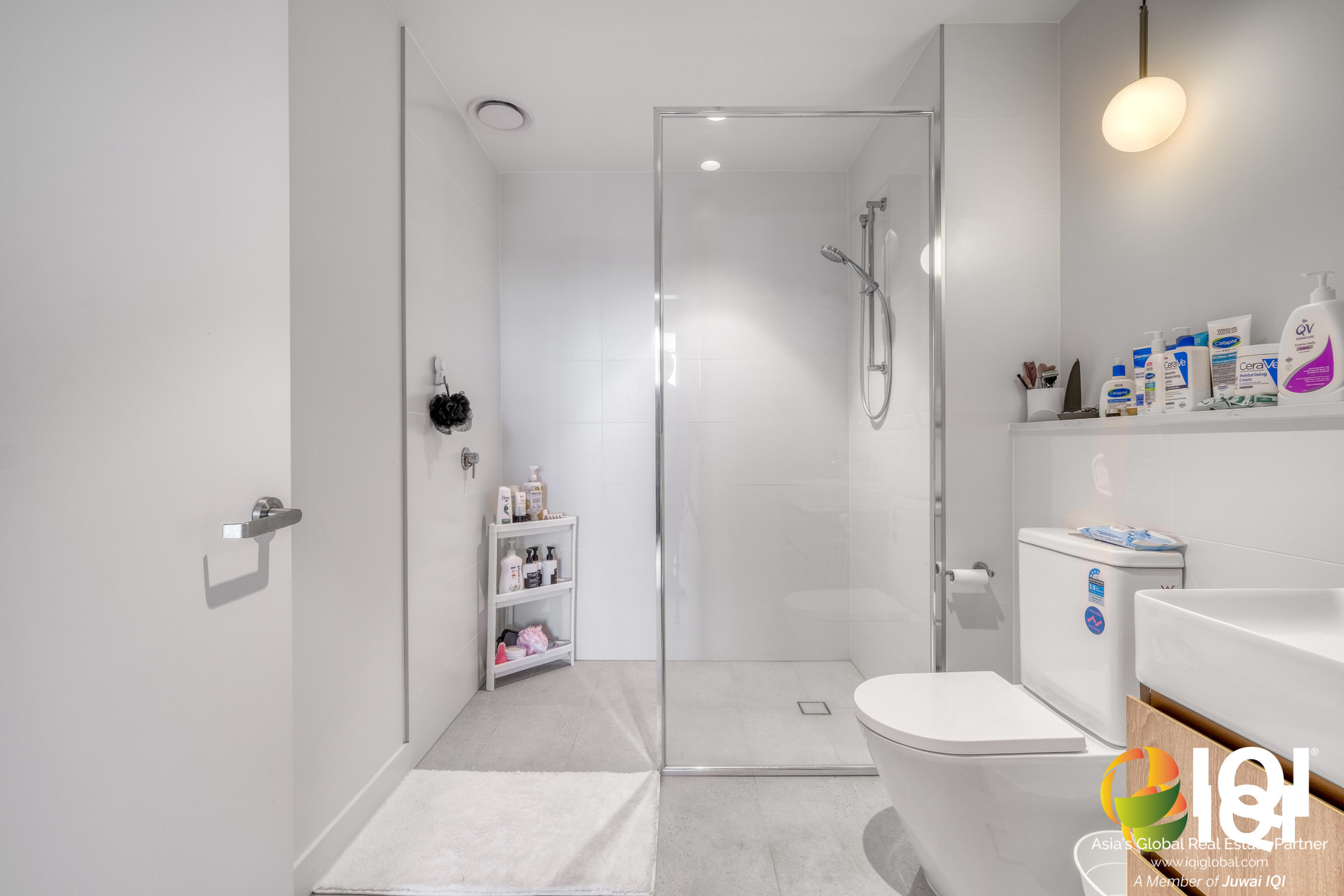 Sky-High City Living in the Heart of Perth! image