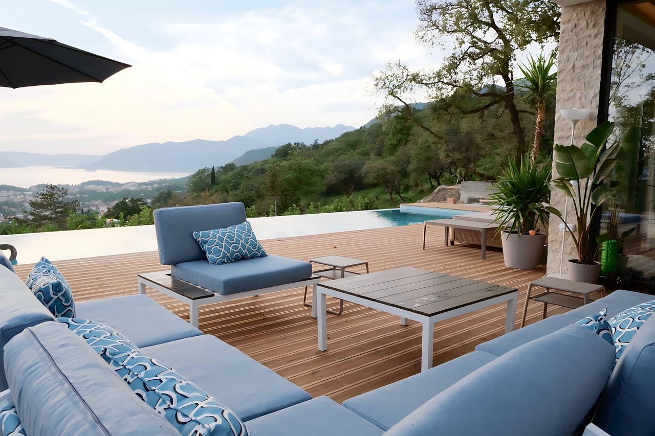 Modern Villas with Panoramic Sea Views in Green Hill image