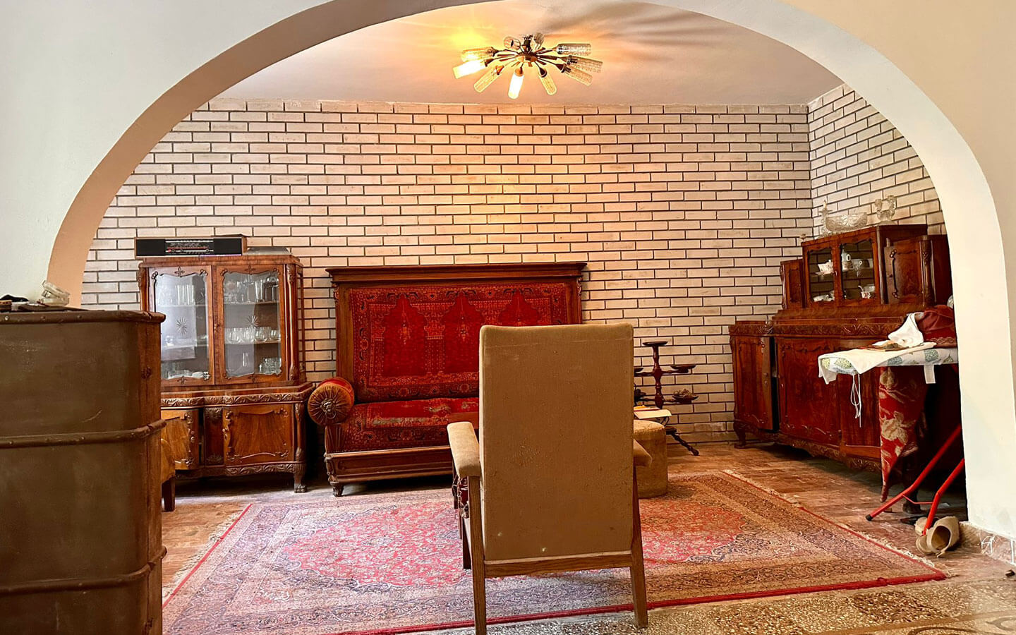 First-line stone villa for sale image