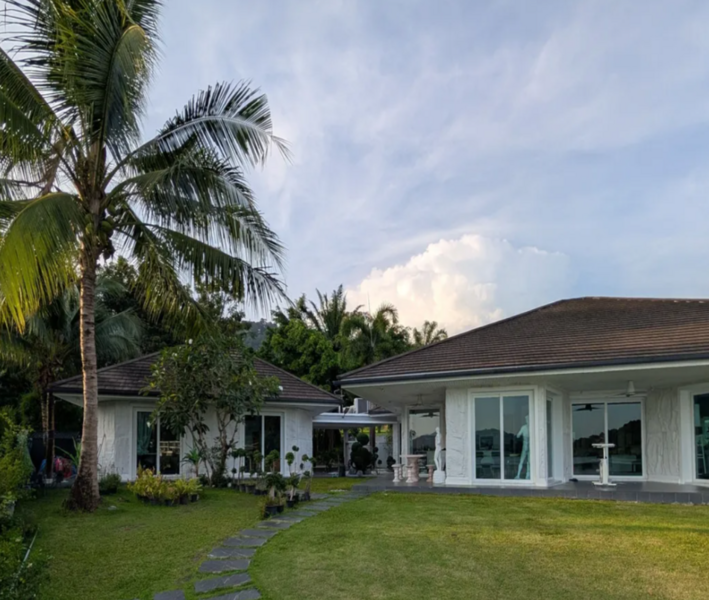 Unique Lake View 4-Bedroom Villa for Sale | Loch Palm Golf Club, Kathu, Phuket