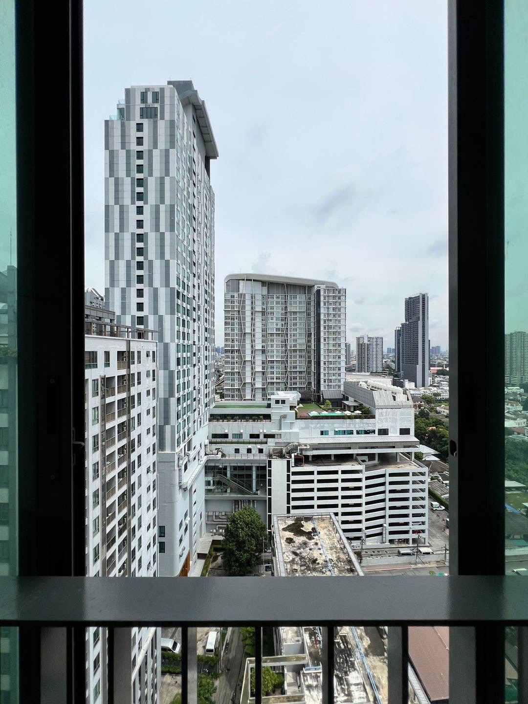 For Rent IDEO Mobi Sukhumvit 81 image
