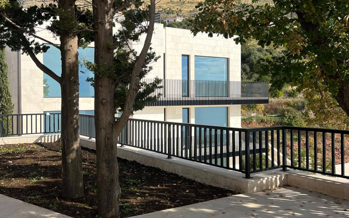 Modern 4-Bedroom Villa with Panoramic Open Sea View image