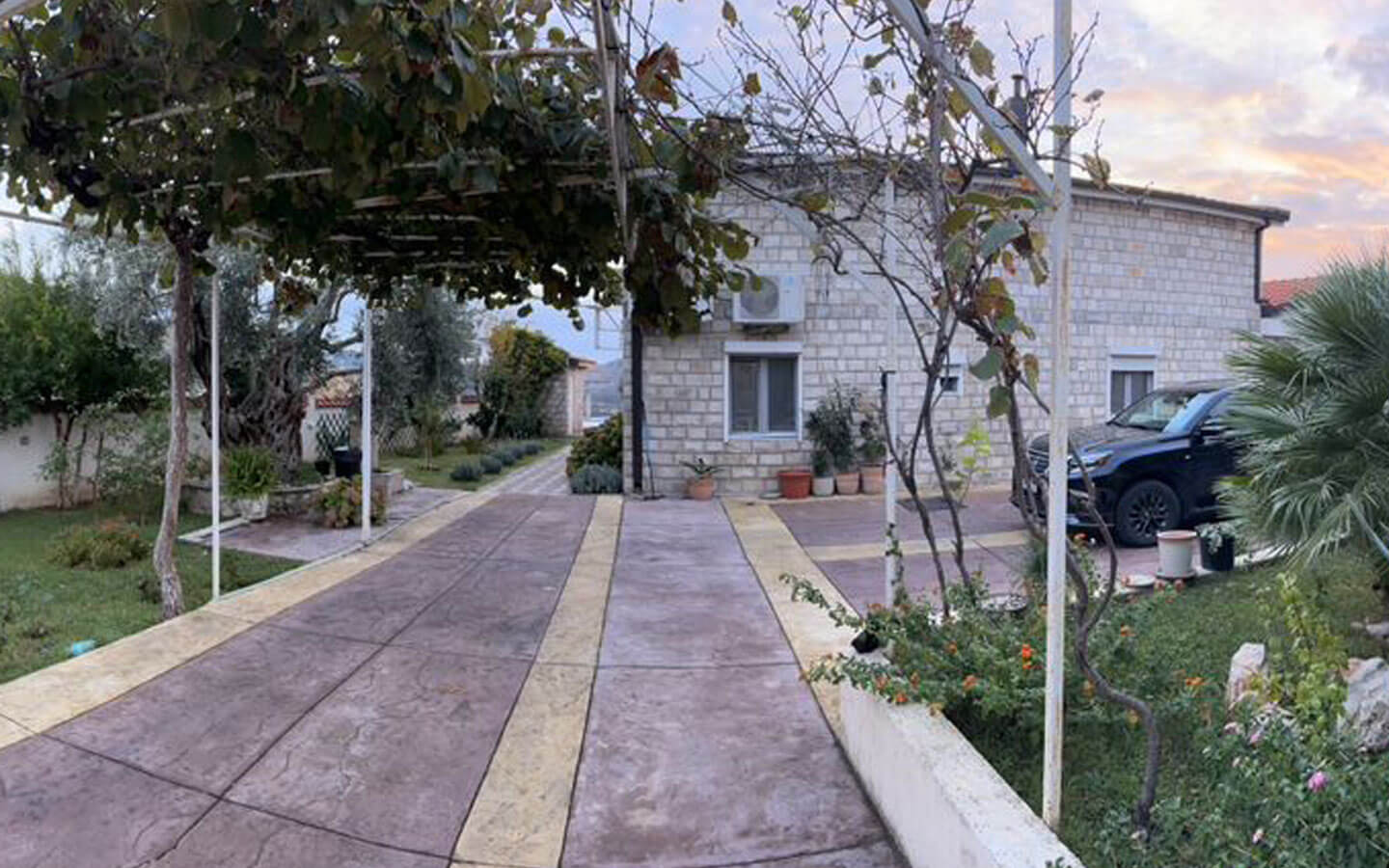 Spacious Family House with Swimming Pool and Mediterranean Garden image