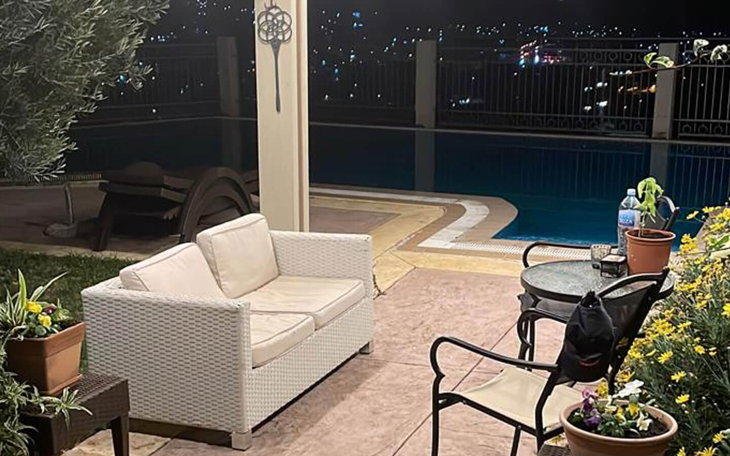 Spacious Family House with Swimming Pool and Mediterranean Garden image