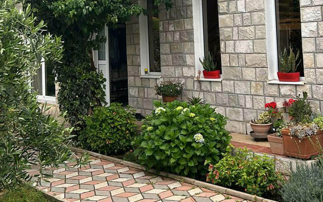 Spacious Family House with Swimming Pool and Mediterranean Garden image