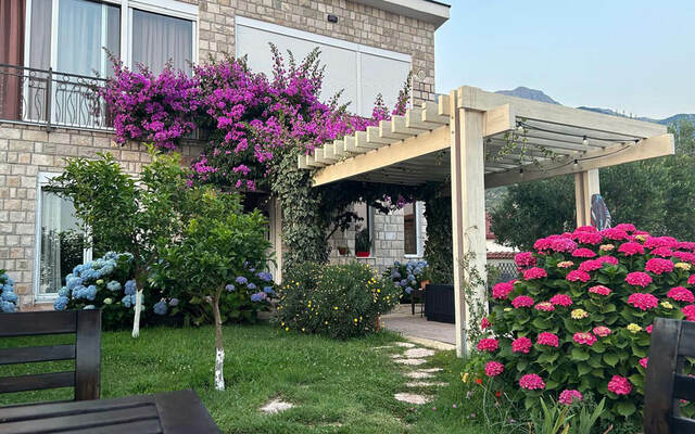 Spacious Family House with Swimming Pool and Mediterranean Garden image