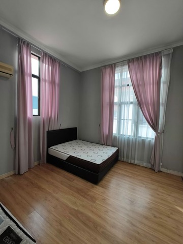 Marina Court image