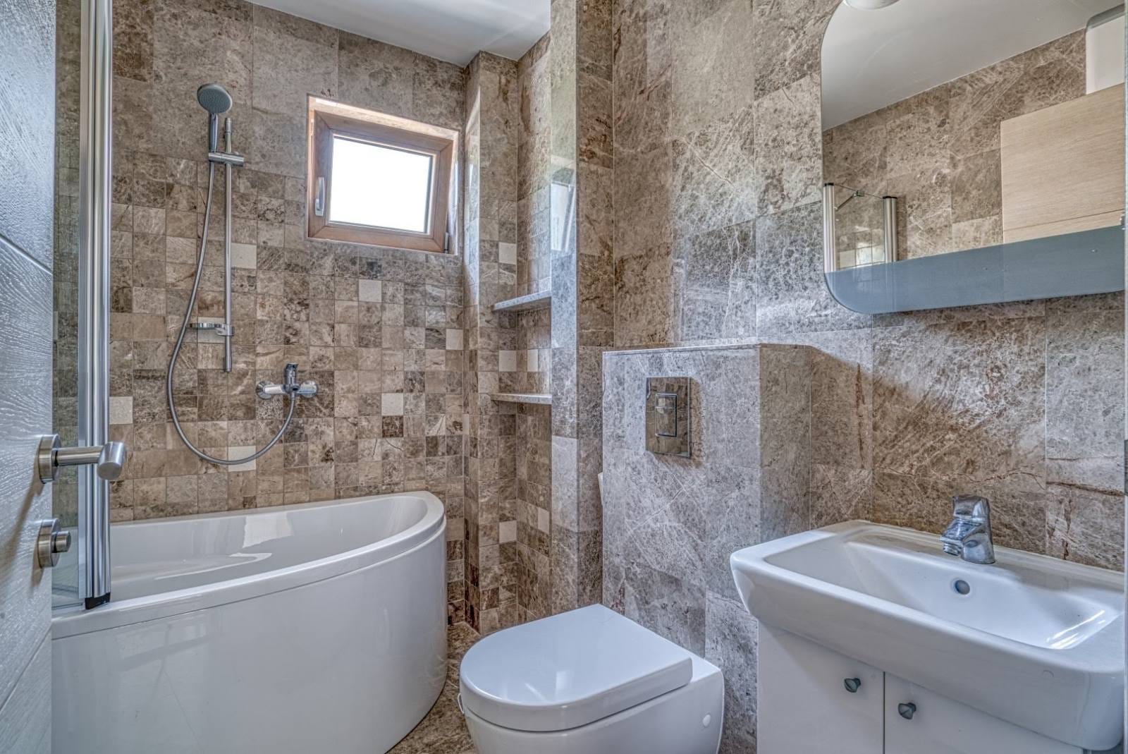 Four-bedroom apartment for sale in Pržno image