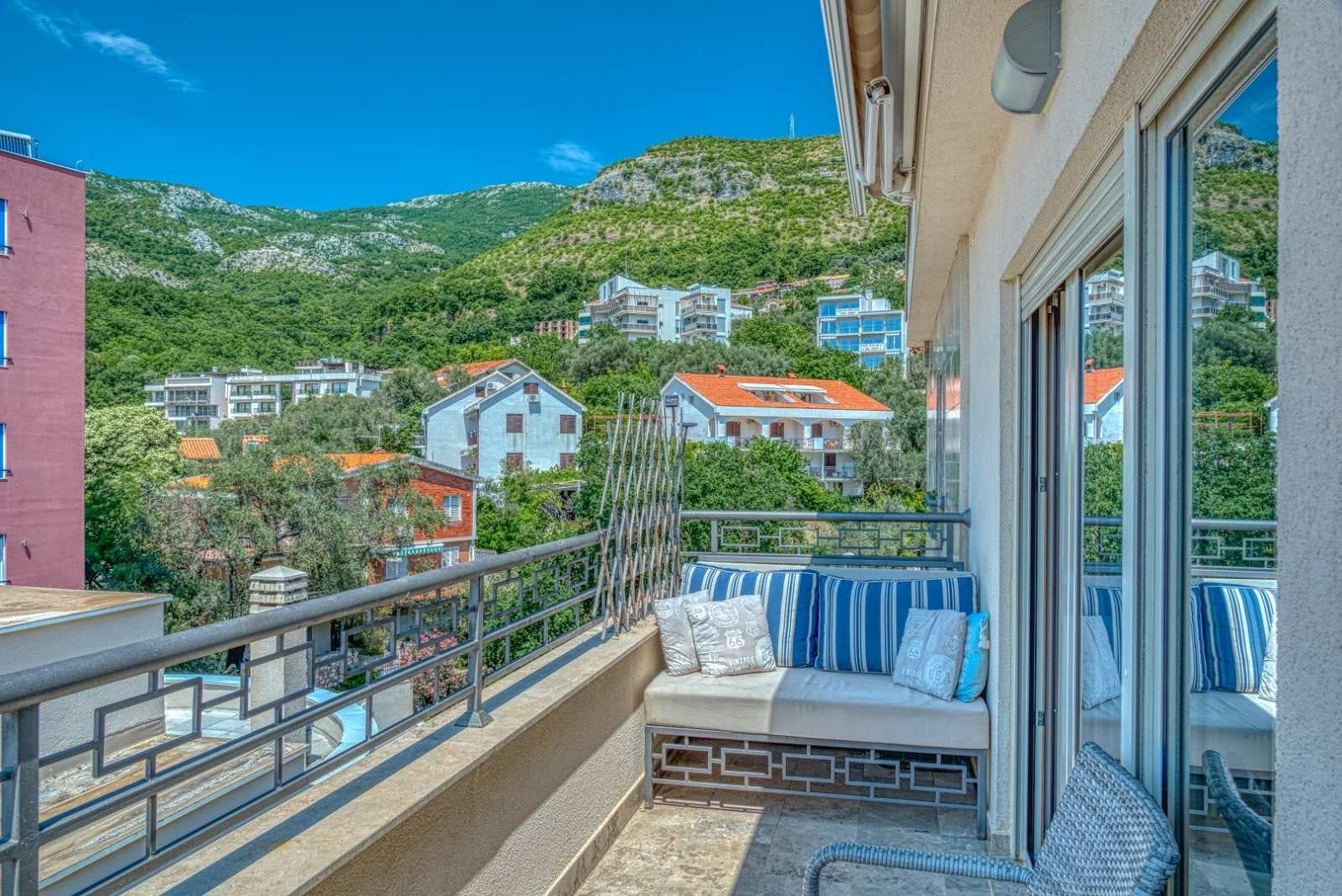 Four-bedroom apartment for sale in Pržno image