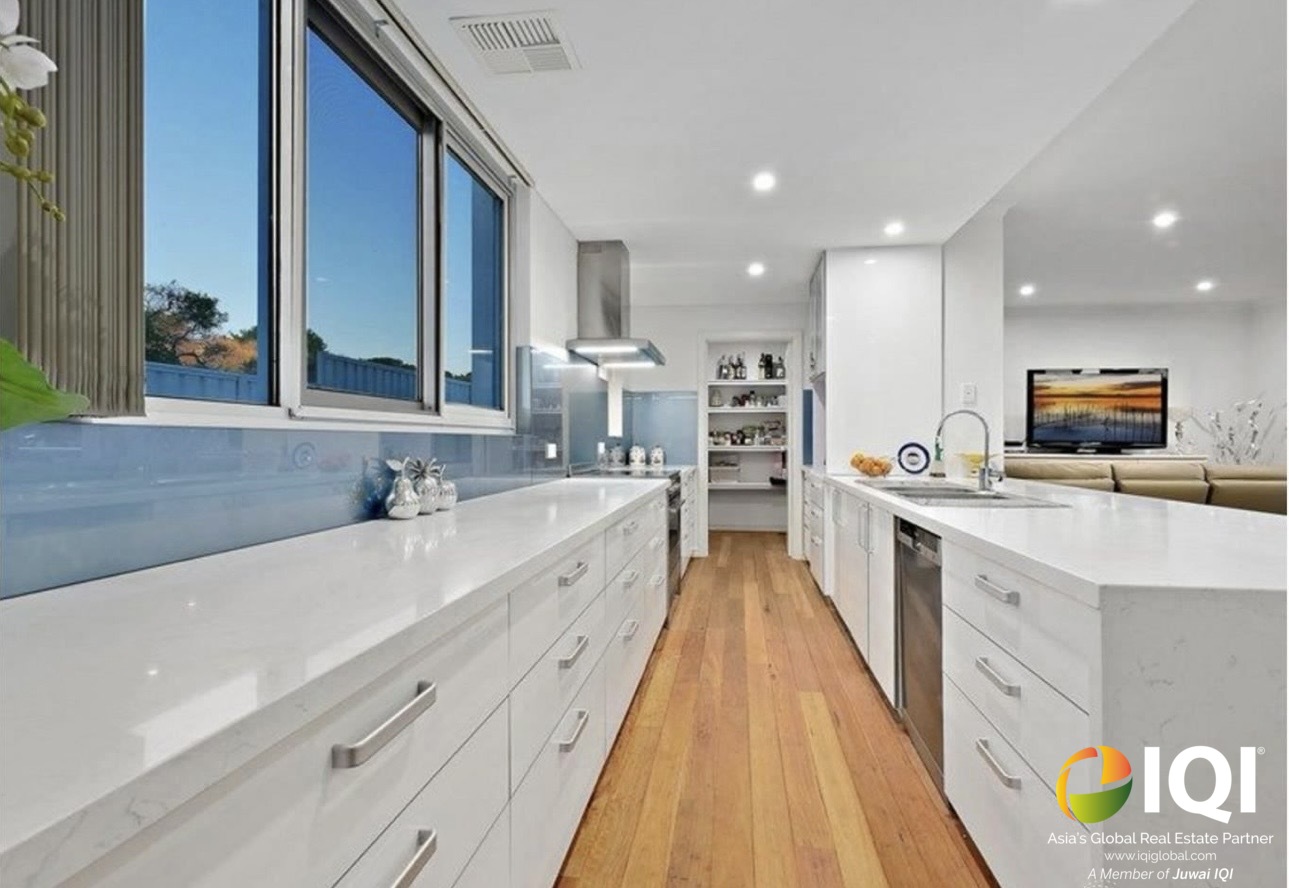 Statement Architecture | 528sqm of Coastal Living image