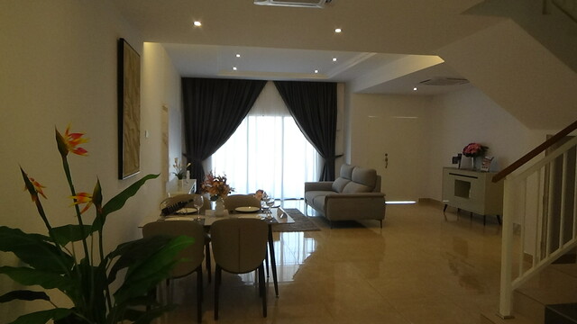 Taman Tangga Batu Indah image