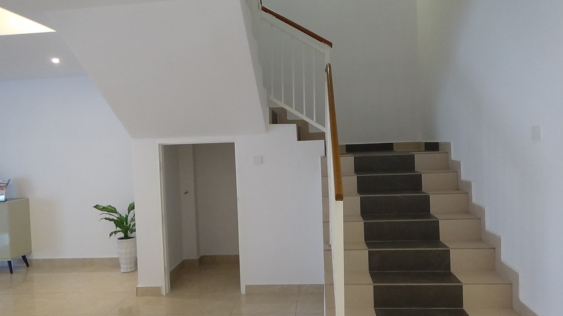 Taman Tangga Batu Indah image