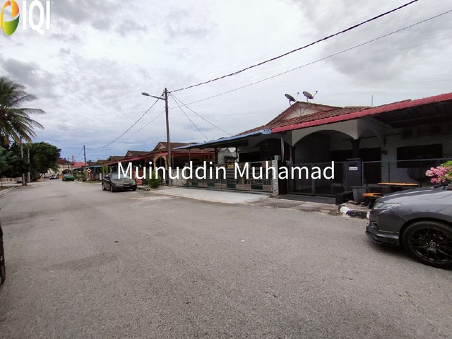 Taman Desa Bernam Hutan Melintang Perak photo