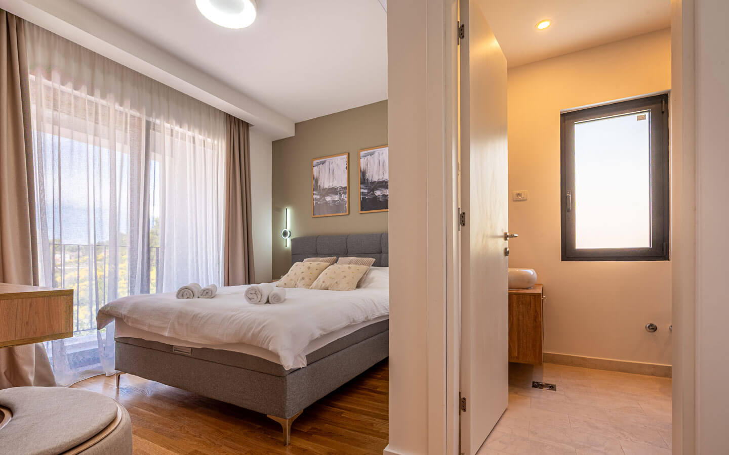 Modern Villa with Infinity Pool and Panoramic Sea View image