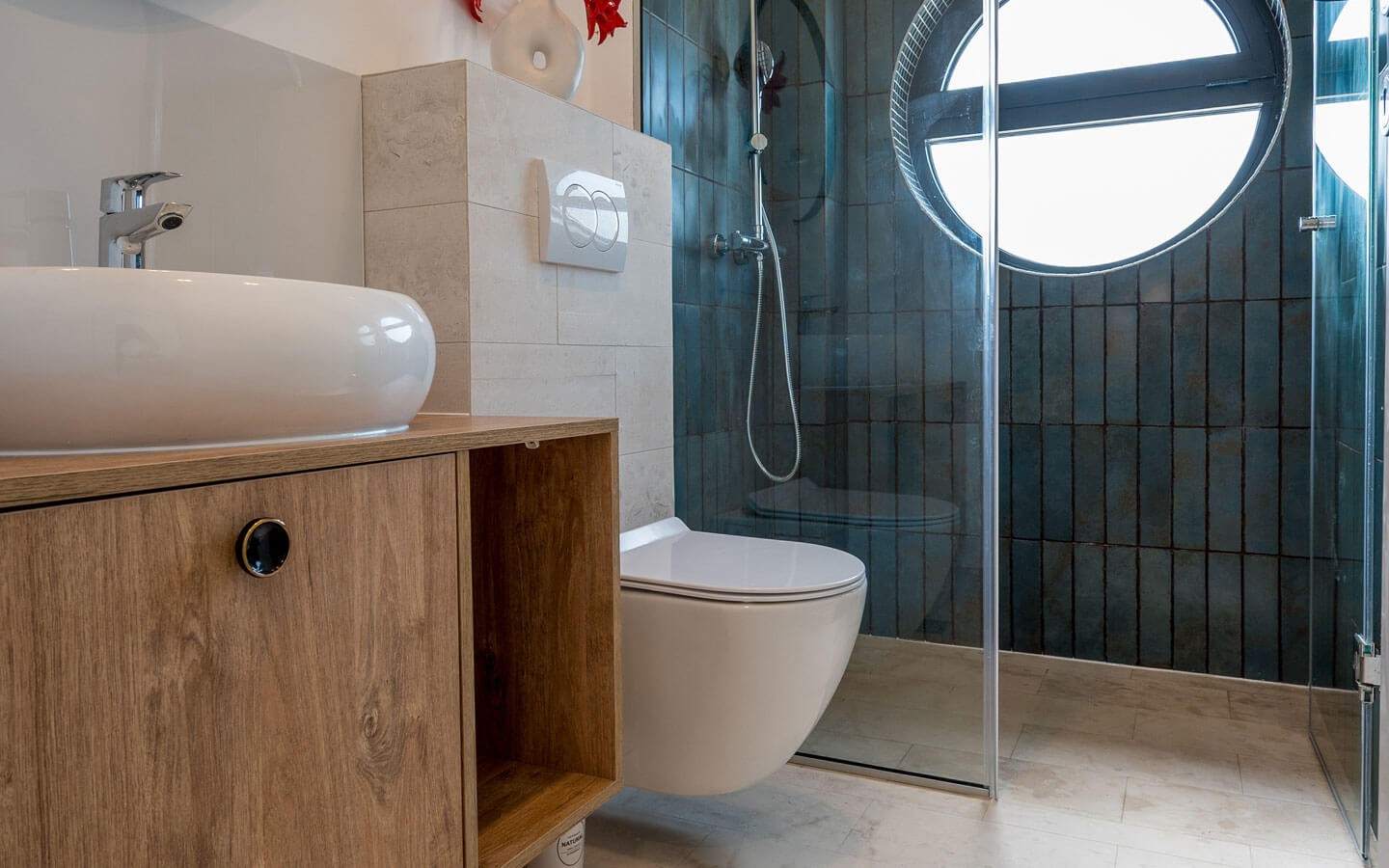 Modern Villa with Infinity Pool and Panoramic Sea View image