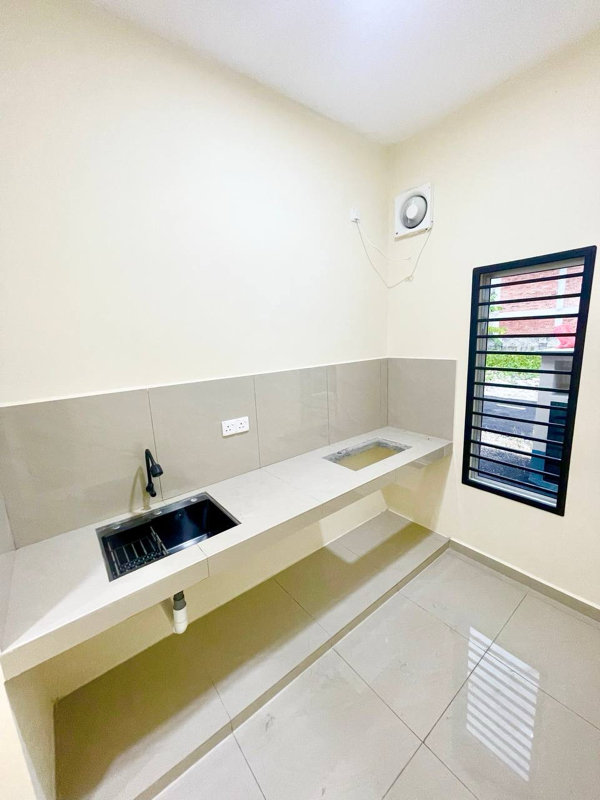 Rumah Sewa 5 pintu Kampung Sesapan Kelubi image