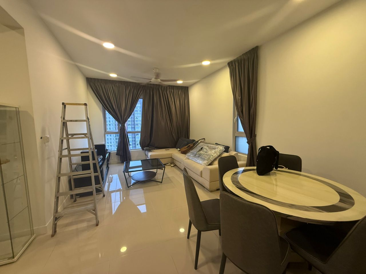 Lakefront Condominium | Emerald Hills @ Alam Damai image