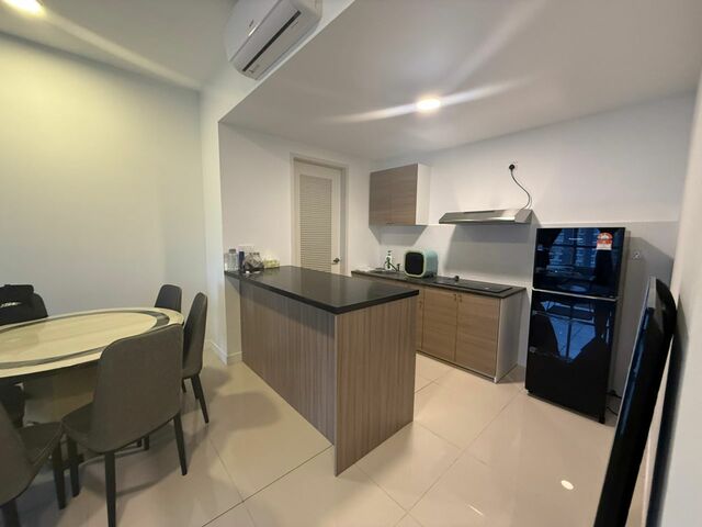 Lakefront Condominium | Emerald Hills @ Alam Damai image