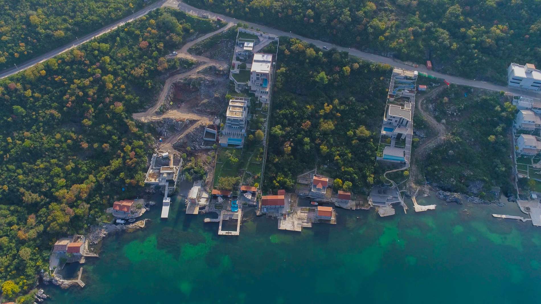 Modern villa with a spectacular view image