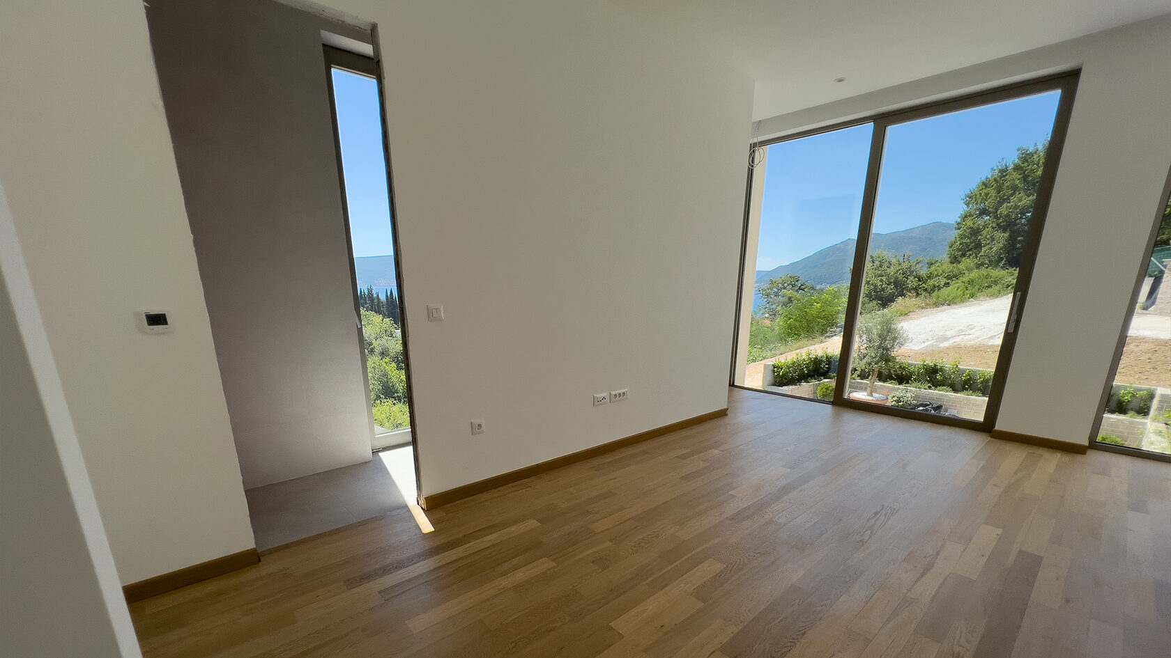 Modern Townhouses with Panoramic Sea Views in the Lastva Park residential complex image