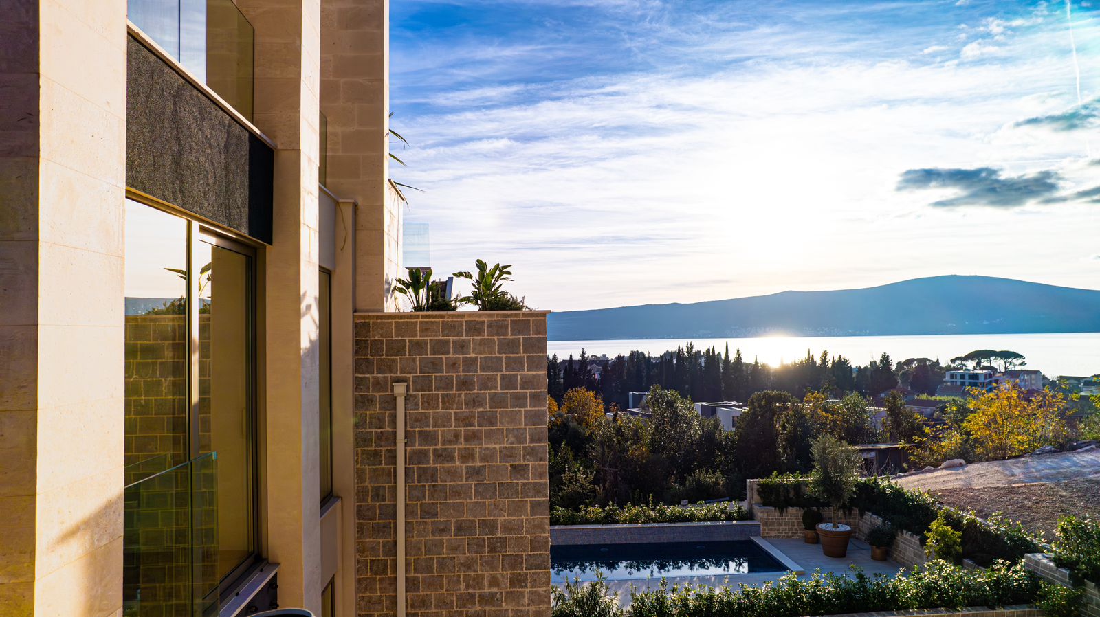 Modern Townhouses with Panoramic Sea Views in the Lastva Park residential complex image