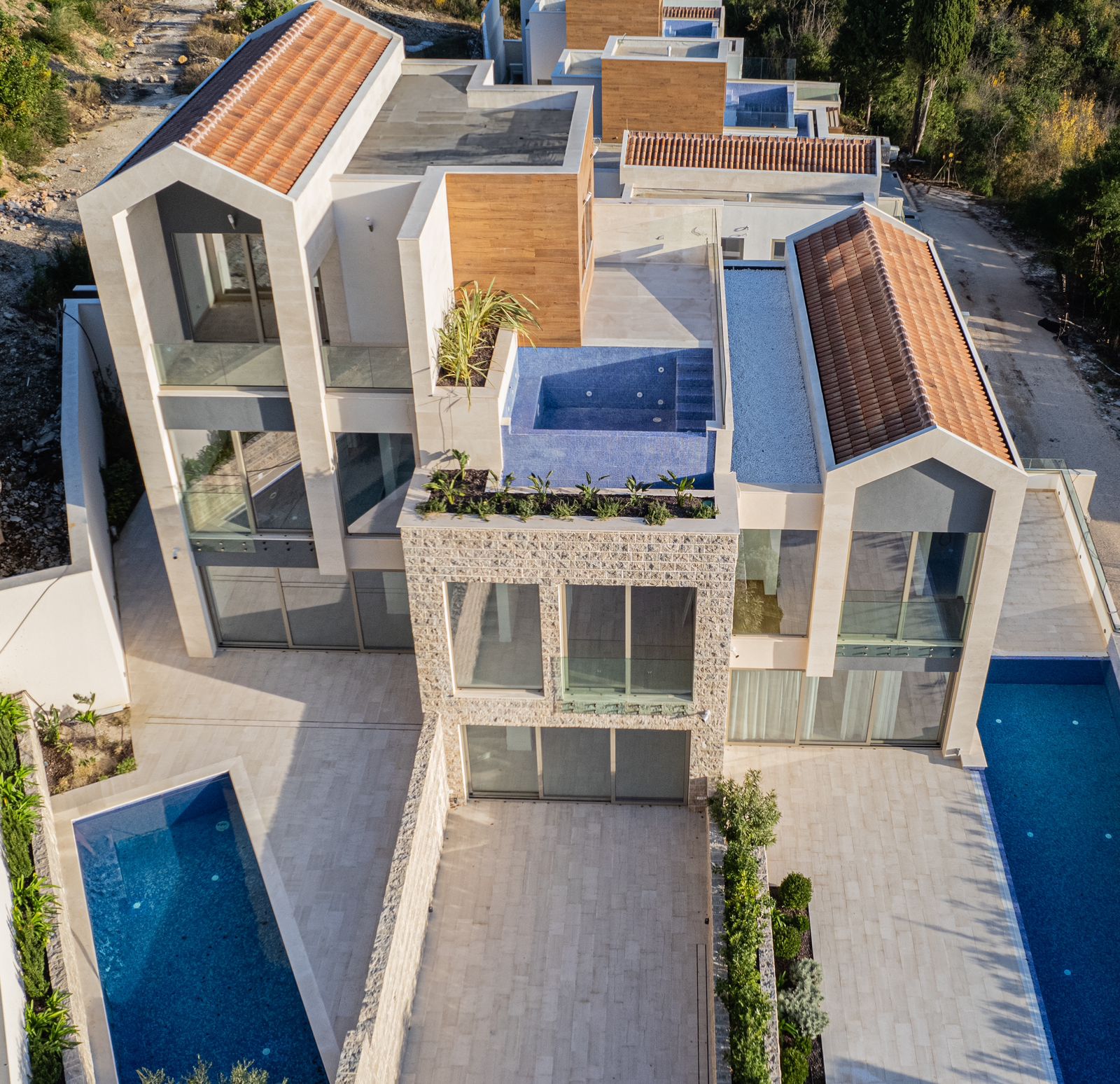 Modern Townhouses with Panoramic Sea Views in the Lastva Park residential complex image