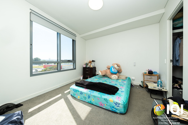 Modern Urban Living in "Velocity" - Walk to Westfield Carousel image