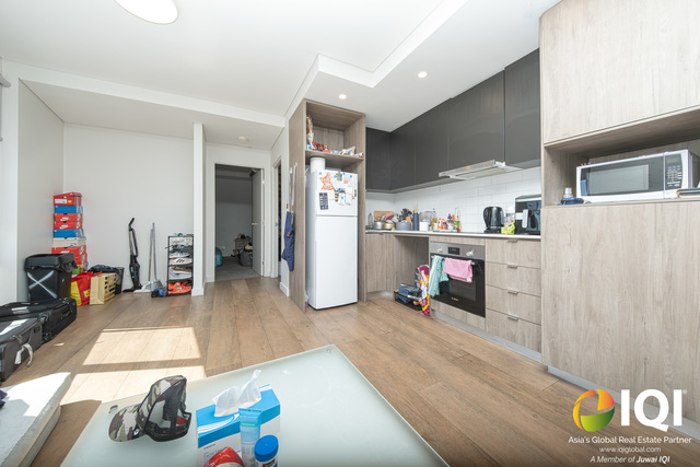 Modern Urban Living in "Velocity" - Walk to Westfield Carousel image