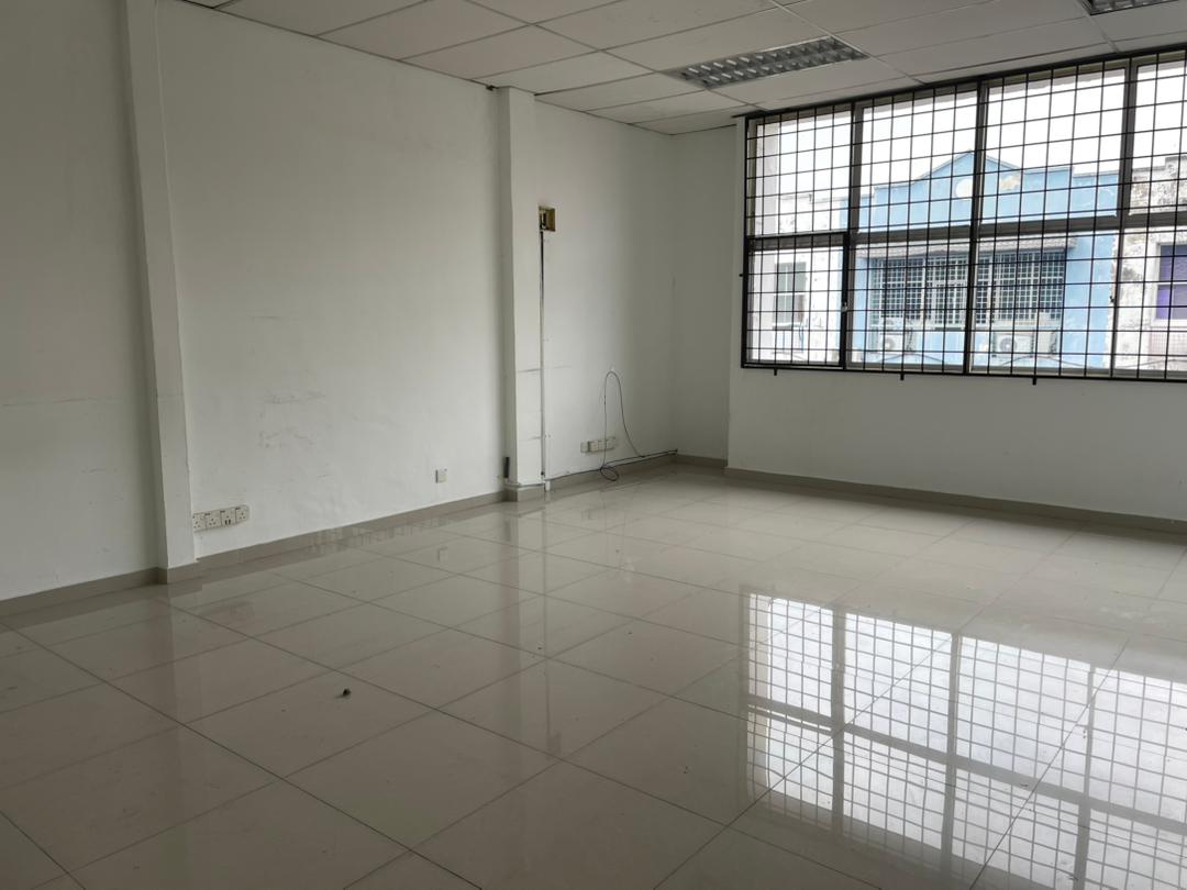 Taman Perindustrian Bukit Serdang image