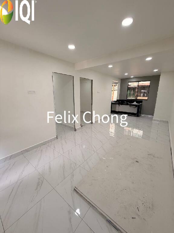 ungku tun aminah image