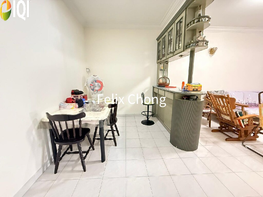 taman johor single storey terrace image