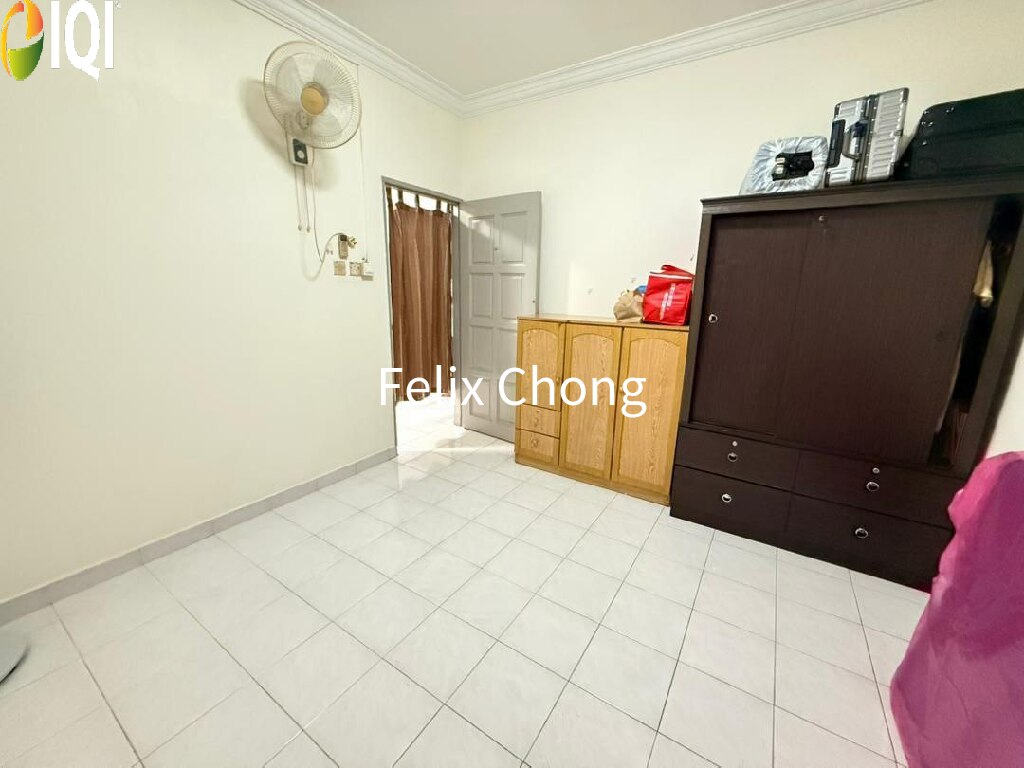 taman johor single storey terrace image