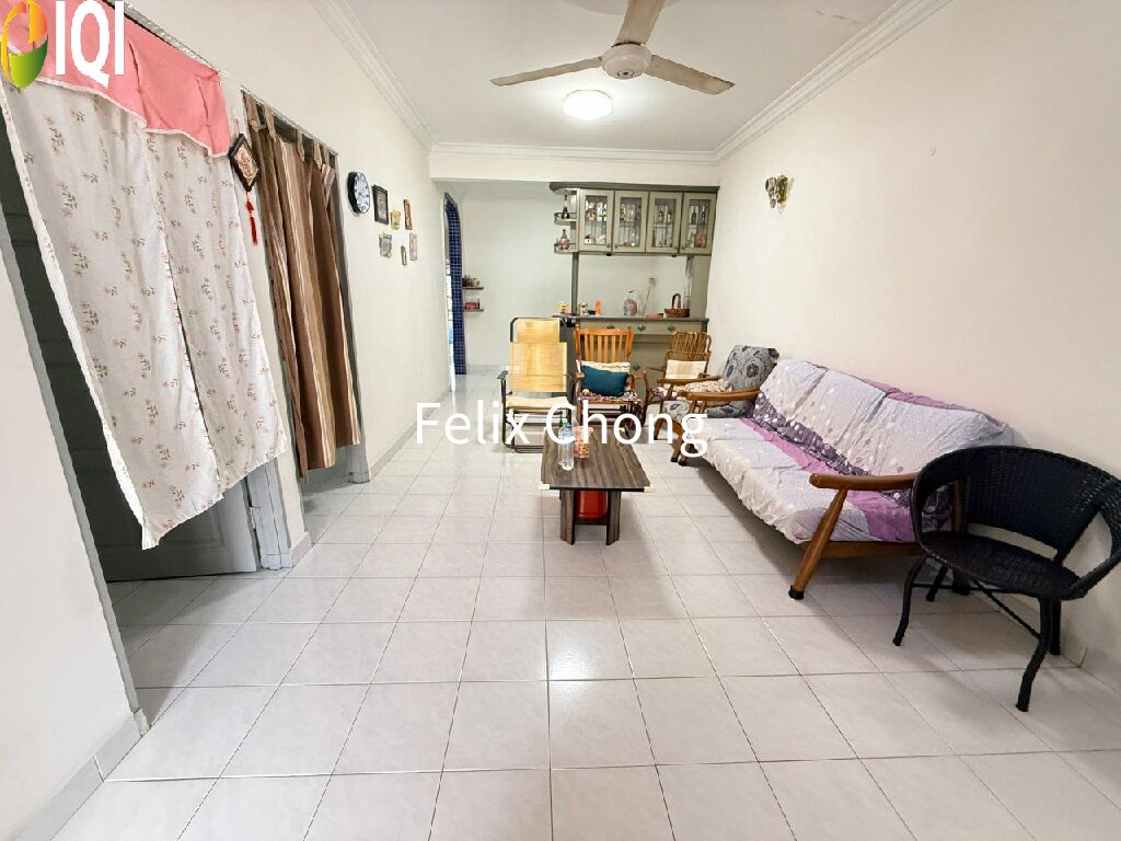 taman johor single storey terrace image