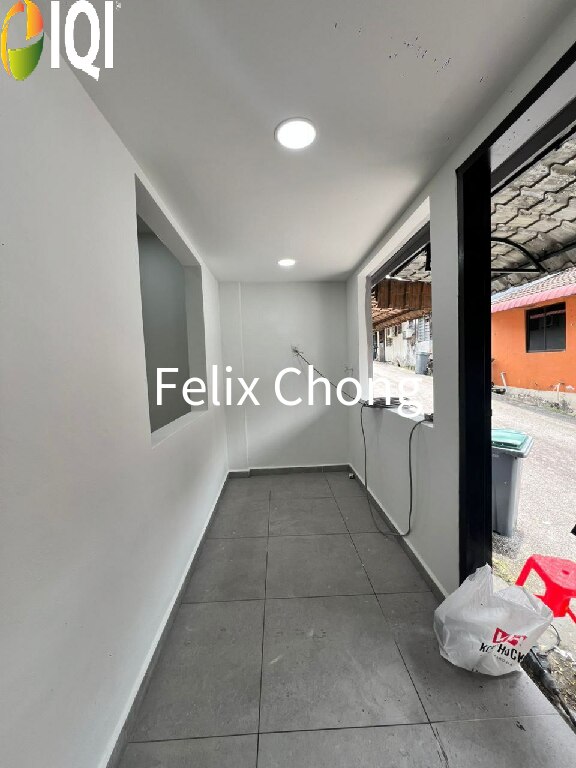 taman kempas single storey terrace image