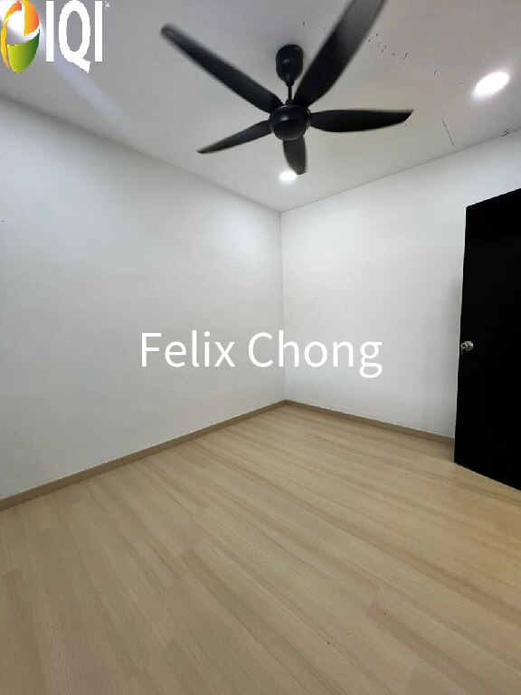 taman kempas single storey terrace image