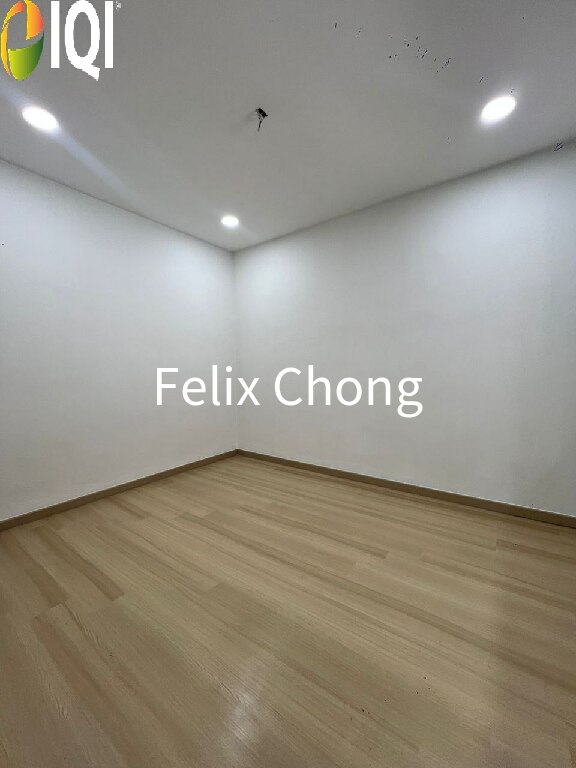 taman kempas single storey terrace image