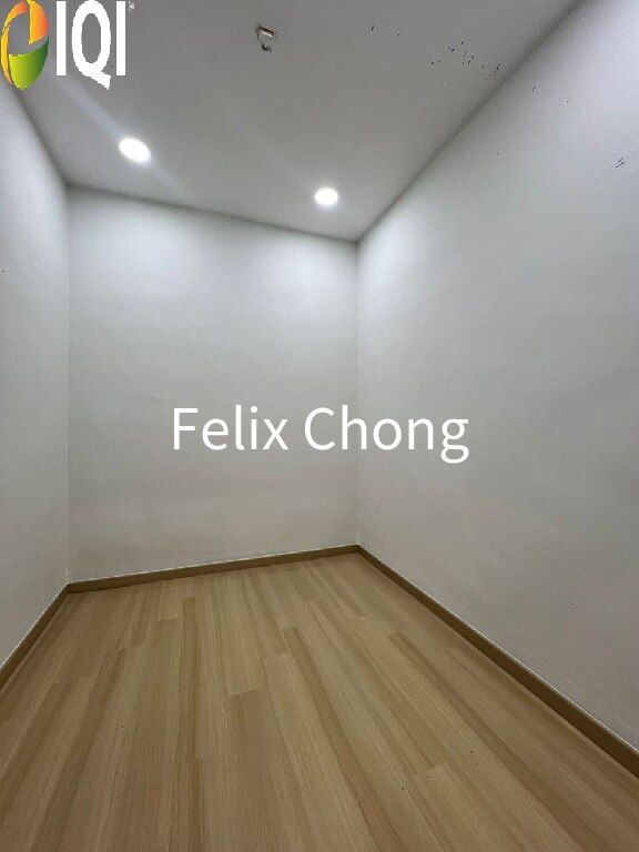 taman kempas single storey terrace image