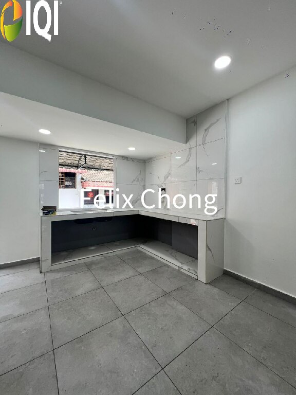 taman kempas single storey terrace image