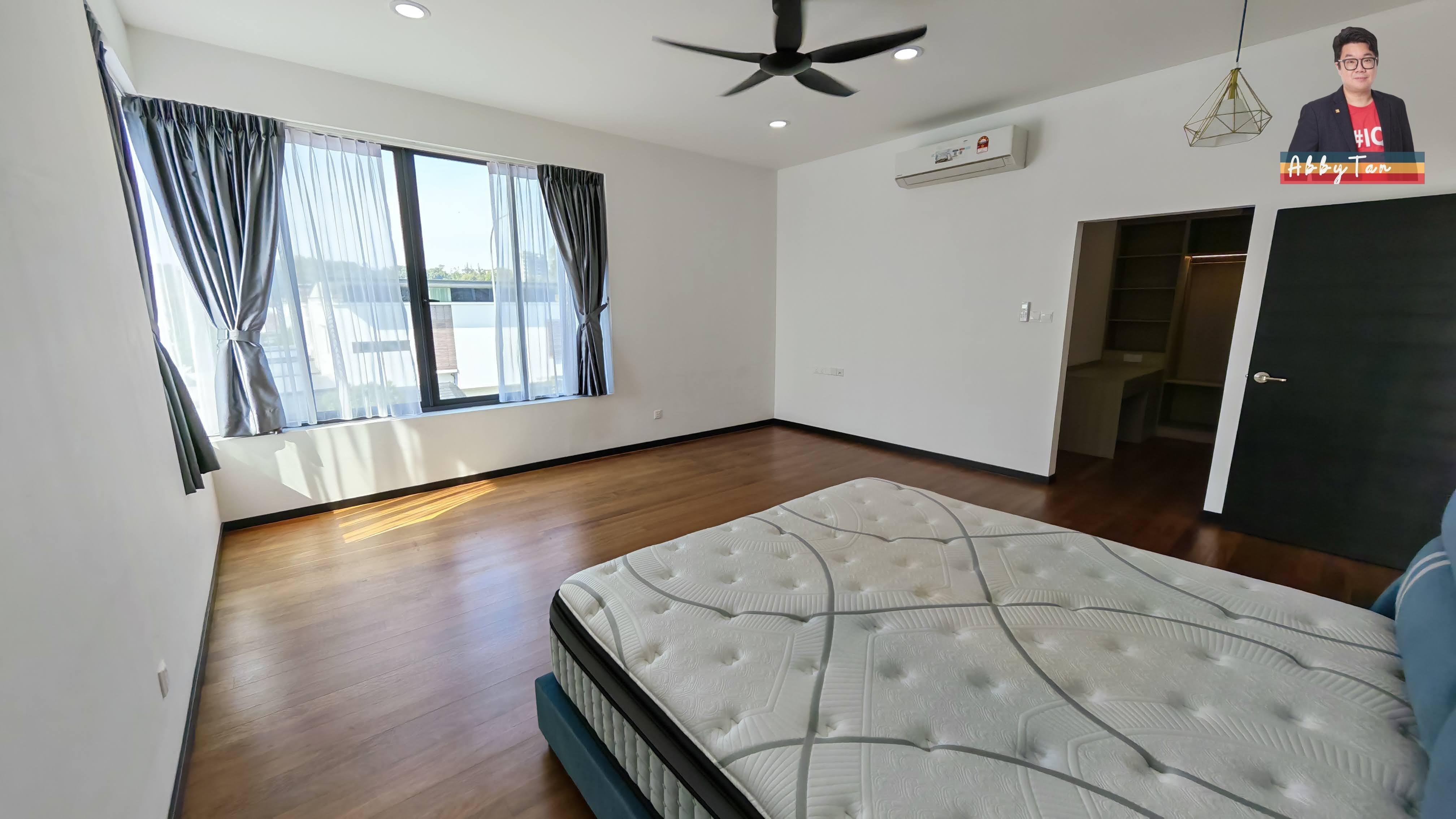 Taman Manikar Bungalow | Gated & Guarded | Furnished | Likas image